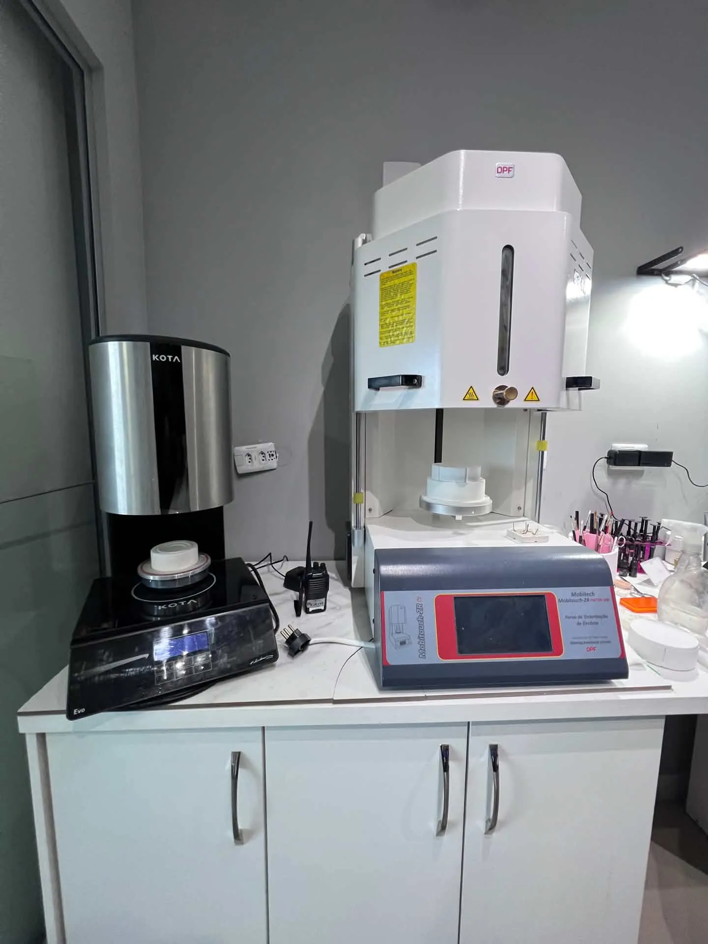 Laboratório odontológico da Clínica Alivi, outro ângulo